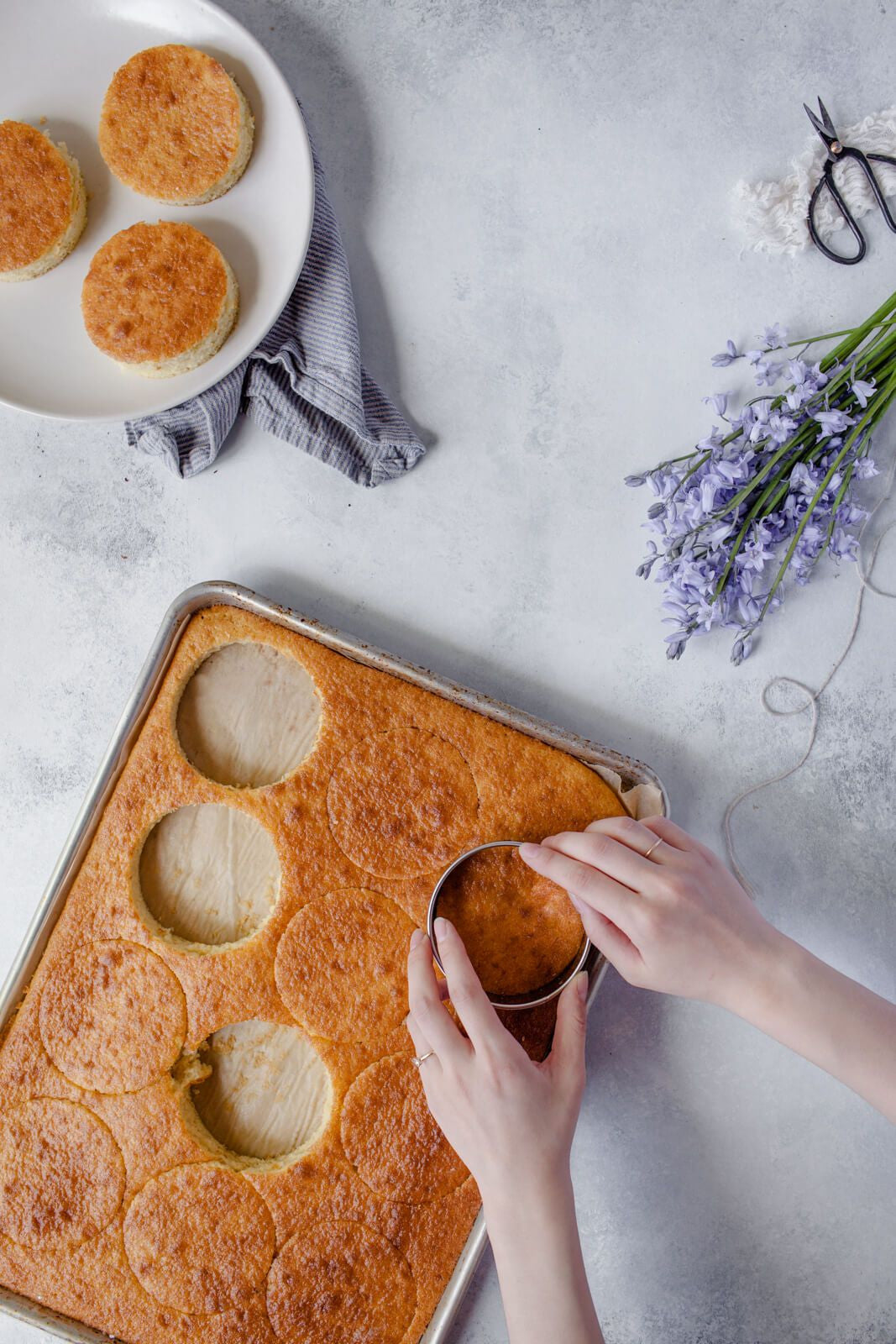 Dandelion-Tea Frosted Mini Cakes